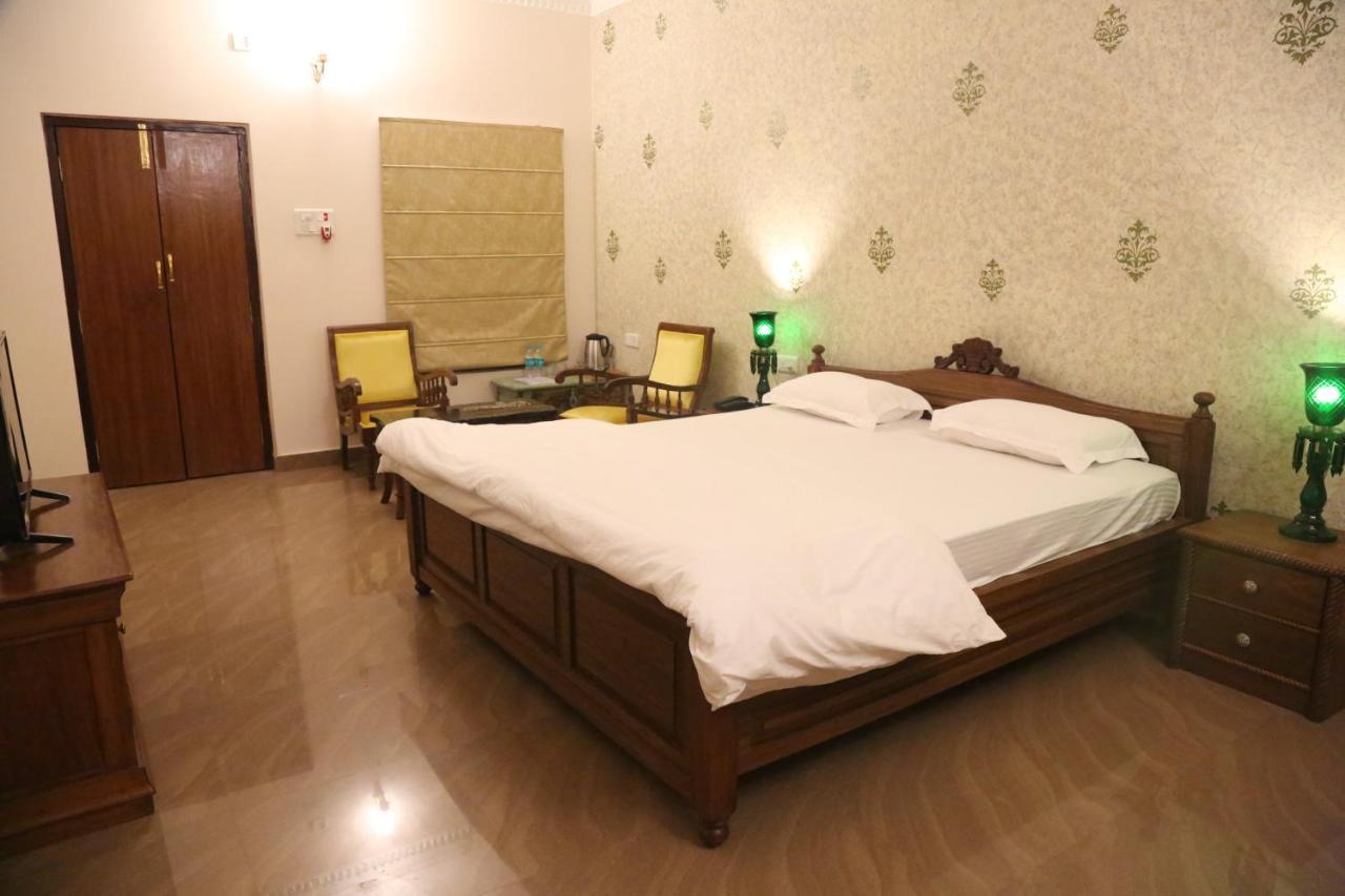 Vijaigarh Kothi - Heritage Boutique Varanasi Eksteriør bilde