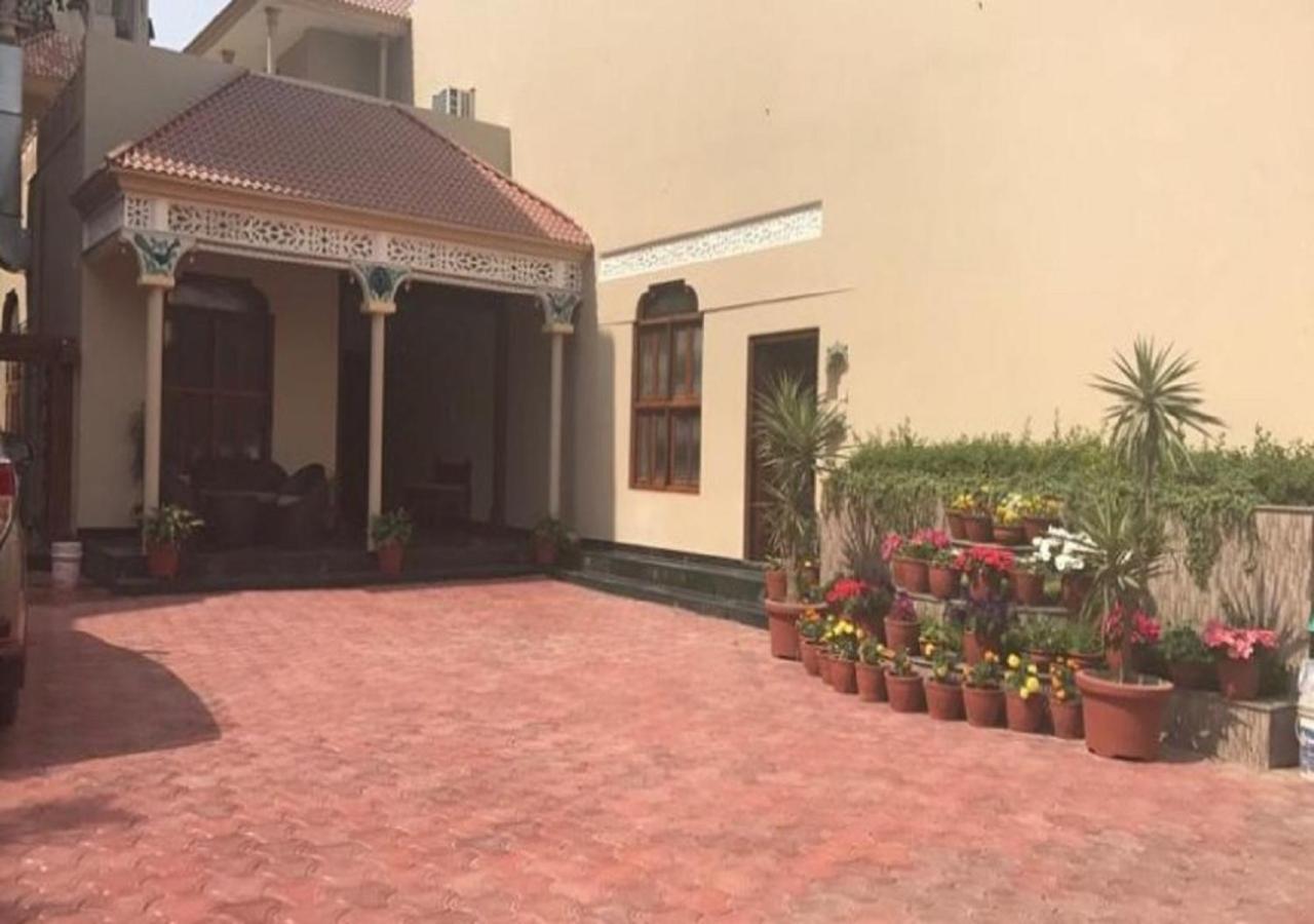 Vijaigarh Kothi - Heritage Boutique Varanasi Eksteriør bilde
